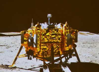 Die Chinesische Mond-Sonde Changé-3 auf dem Mond